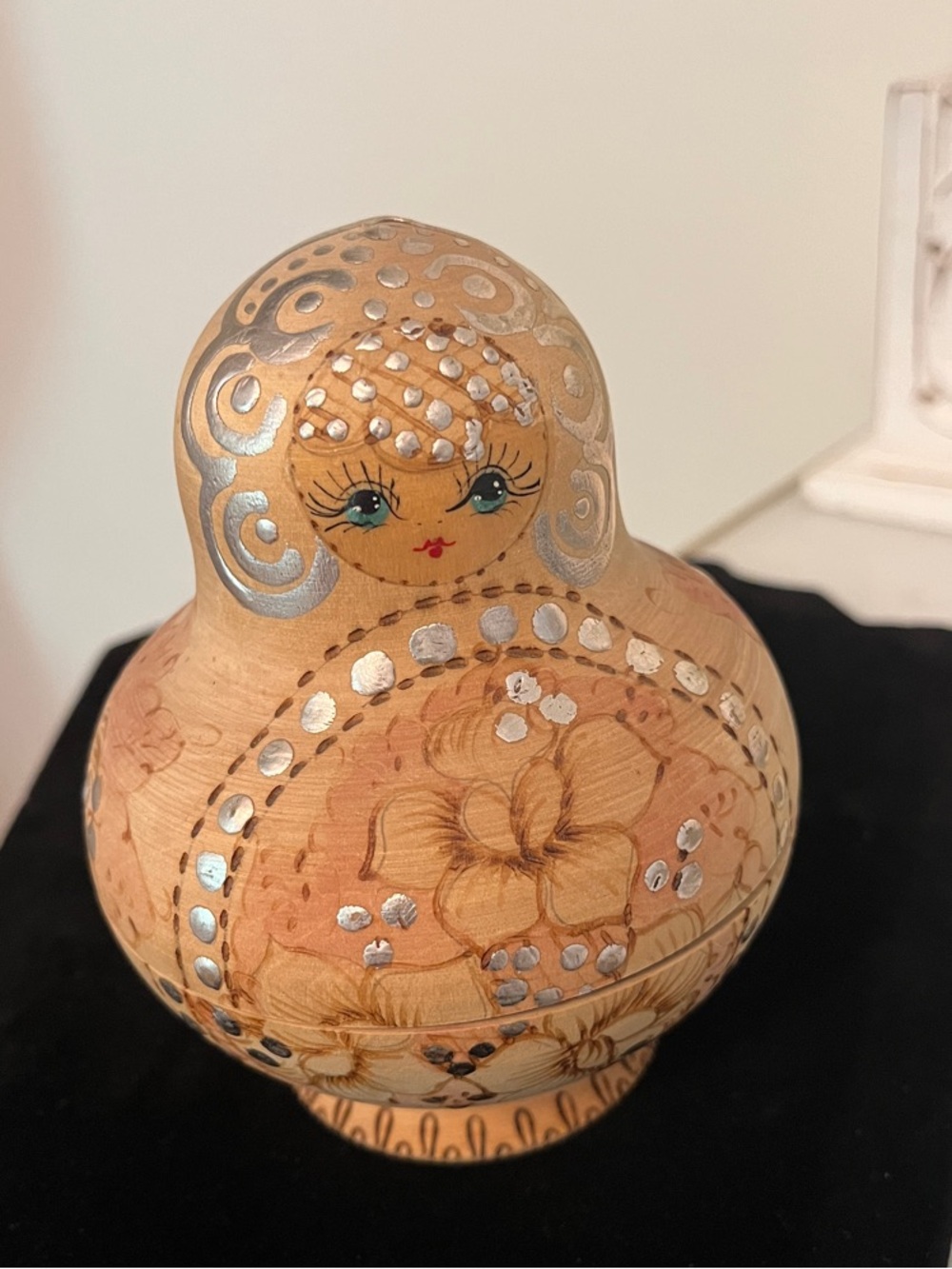 Charming Vintage Hand-Painted Wooden Matryoshka Nesting Doll Set